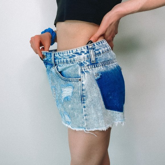 Forever21 Distressed Light Wash High Waisted Shorts - Picture 3 of 8